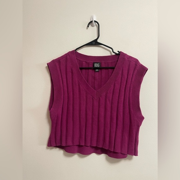 BDG Tops - BDG - Urban Outfitters - Women’s Cropped Purple Knit Sweater Vest - Size M